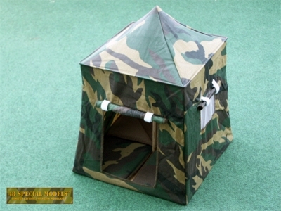 GI-Joe Tent camouflaged, modern with 2 sleeping bags (used), 1/6